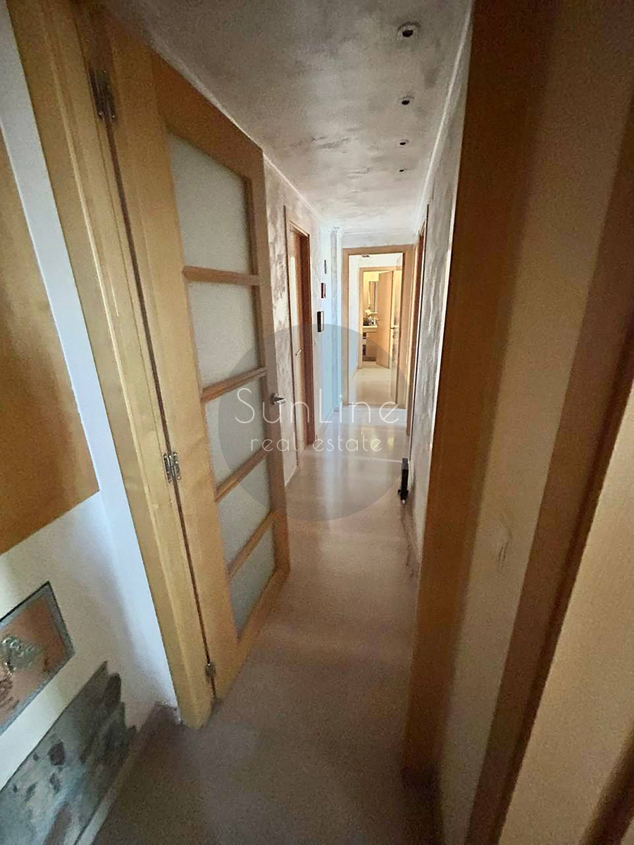 Renting a spacious apartment on the 10th floor with a pool near the City of Arts and Sciences