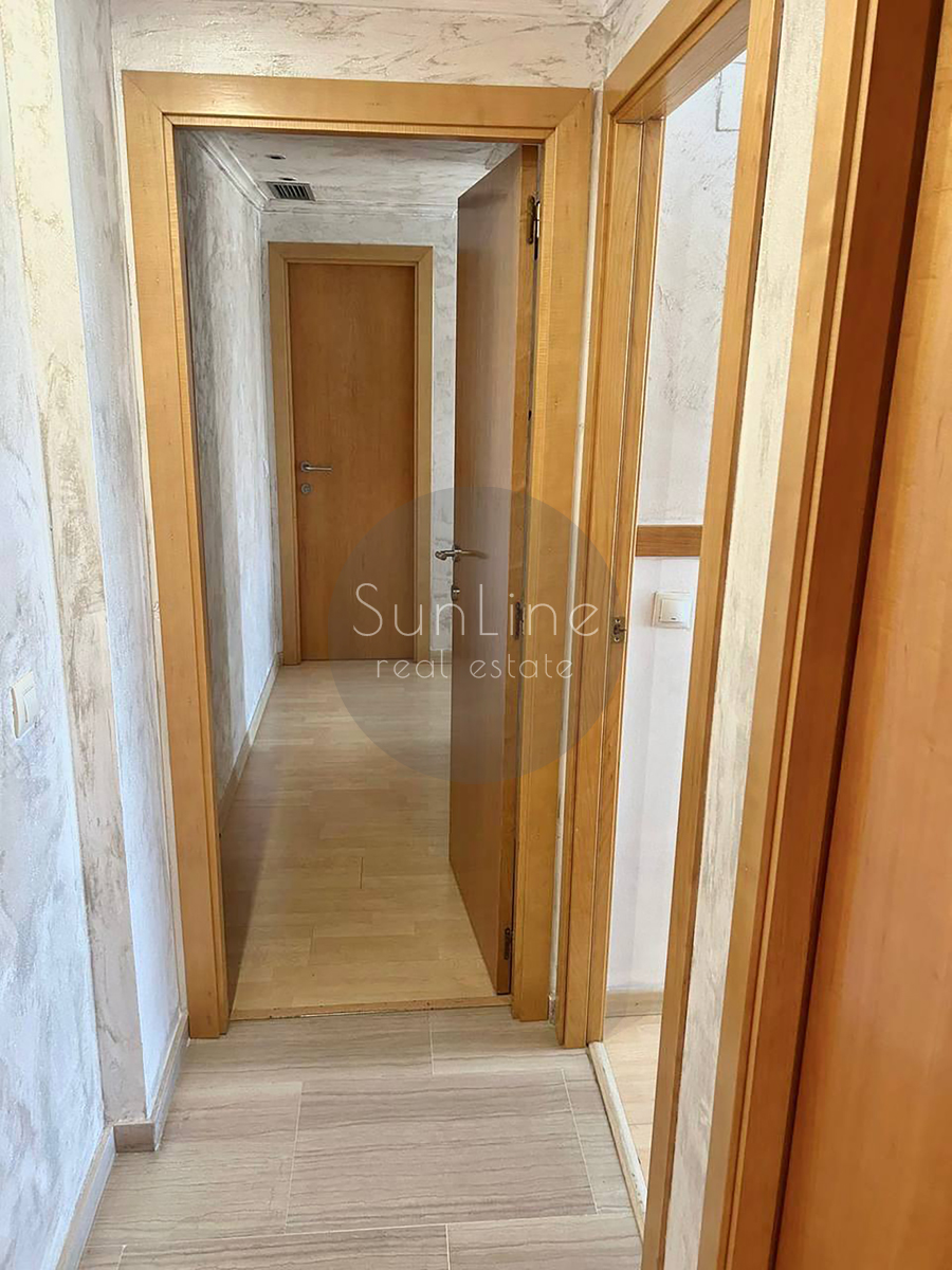 Renting a spacious apartment on the 10th floor with a pool near the City of Arts and Sciences