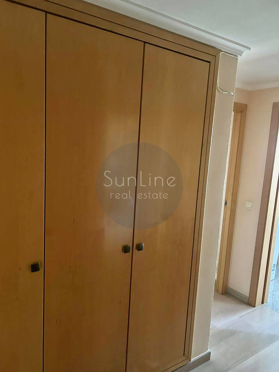 Renting a spacious apartment on the 10th floor with a pool near the City of Arts and Sciences