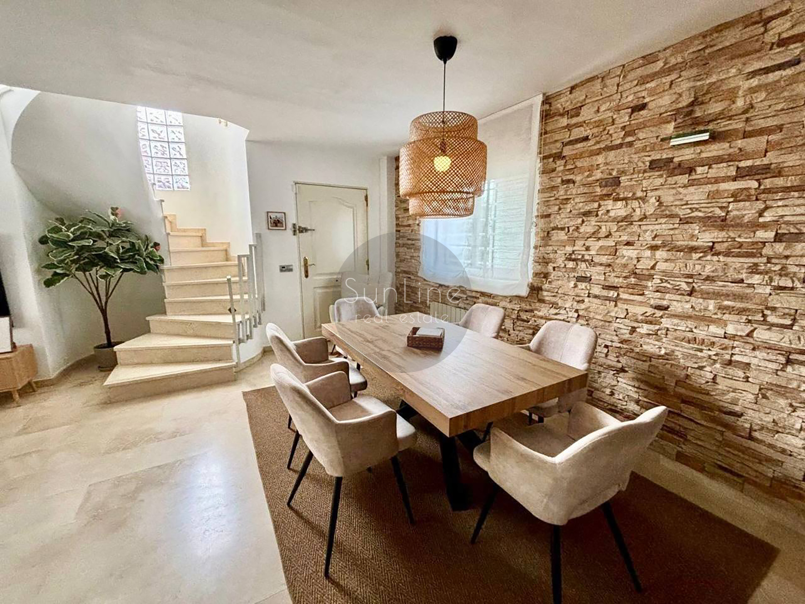 House for sale with a pool, solar panels and a 450 m² plot in Moncada