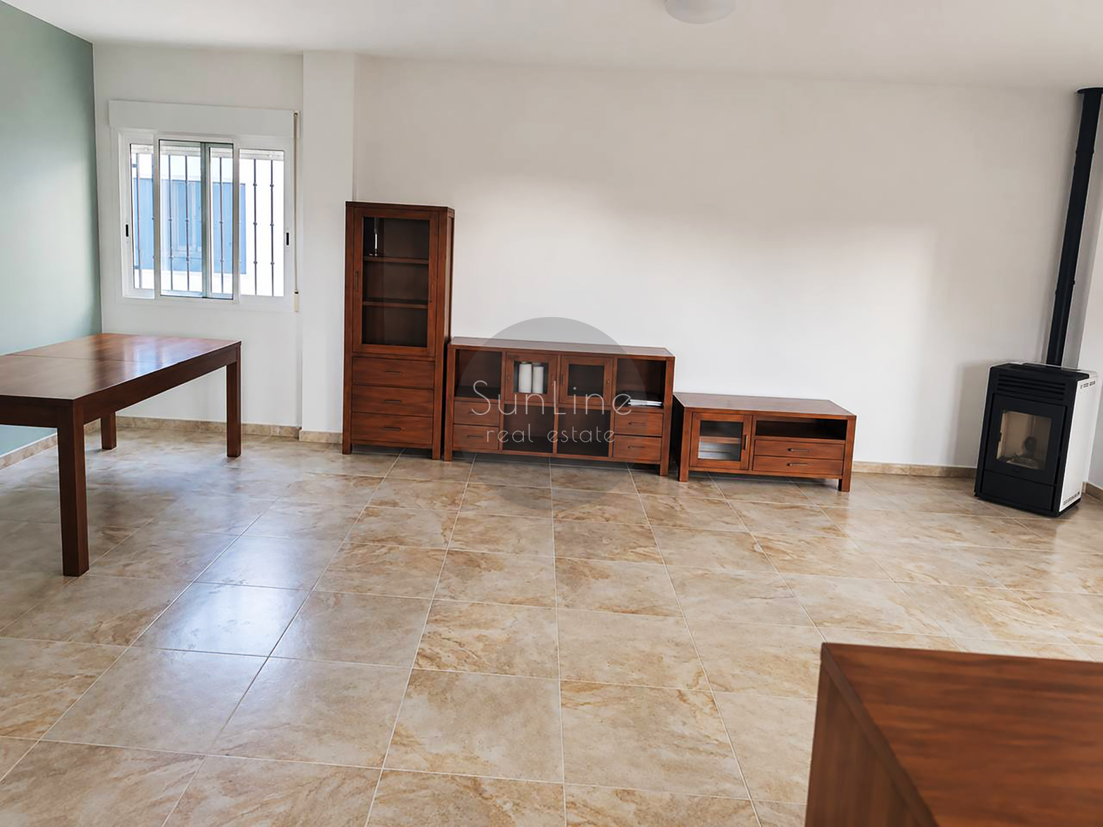 Rent of a 150 m² house with a private plot of 500 m², a pool and a garage in Picassent