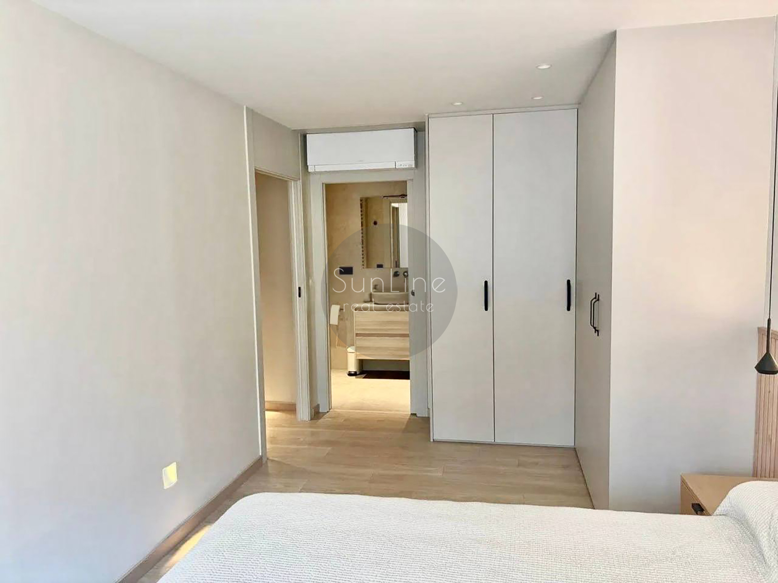 Alquiler de un apartamento espacioso con 3 dormitorios y electrodomésticos Miele y Bosch en El Pla del Real