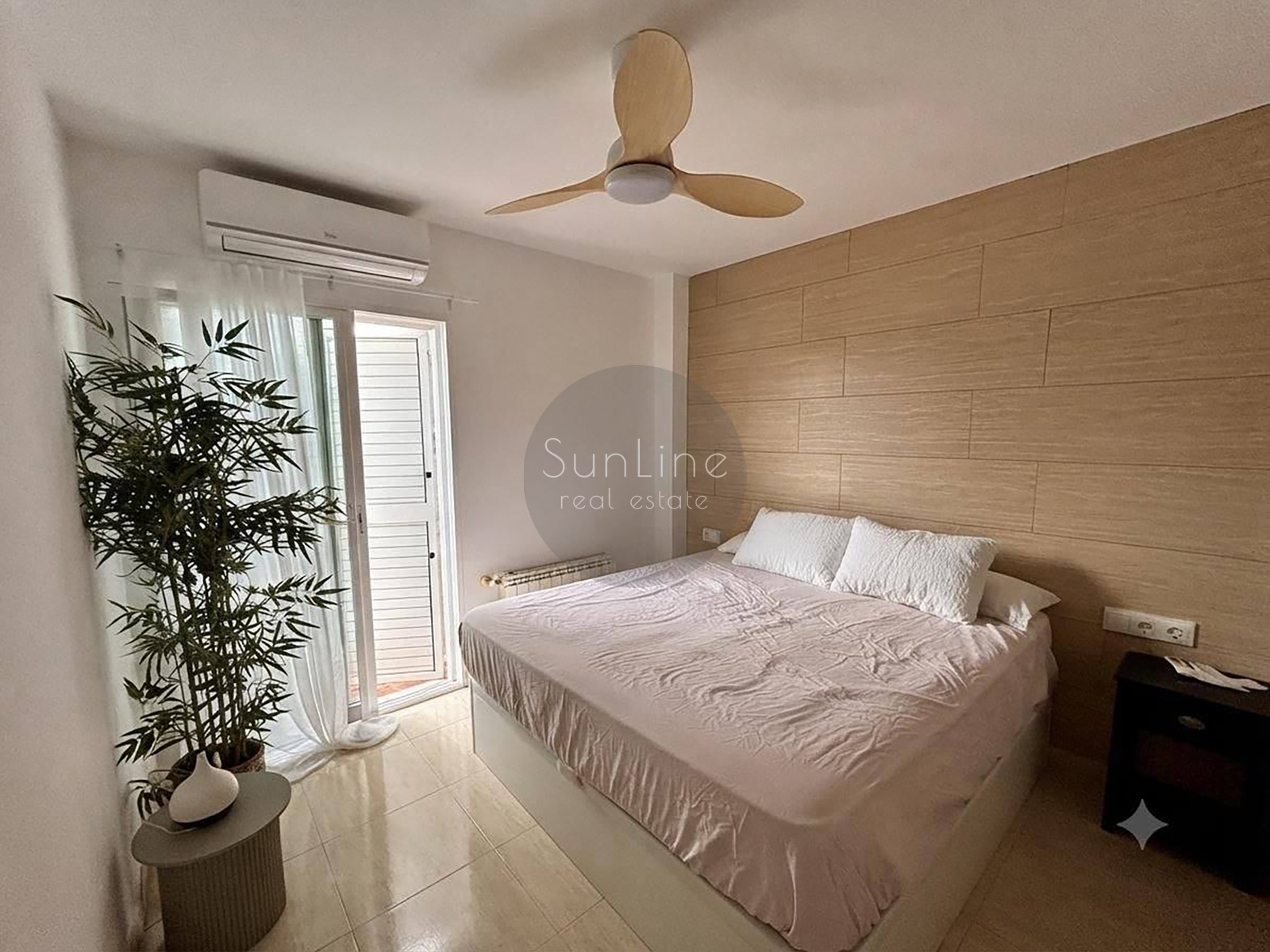 House for sale with a pool, solar panels and a 450 m² plot in Moncada