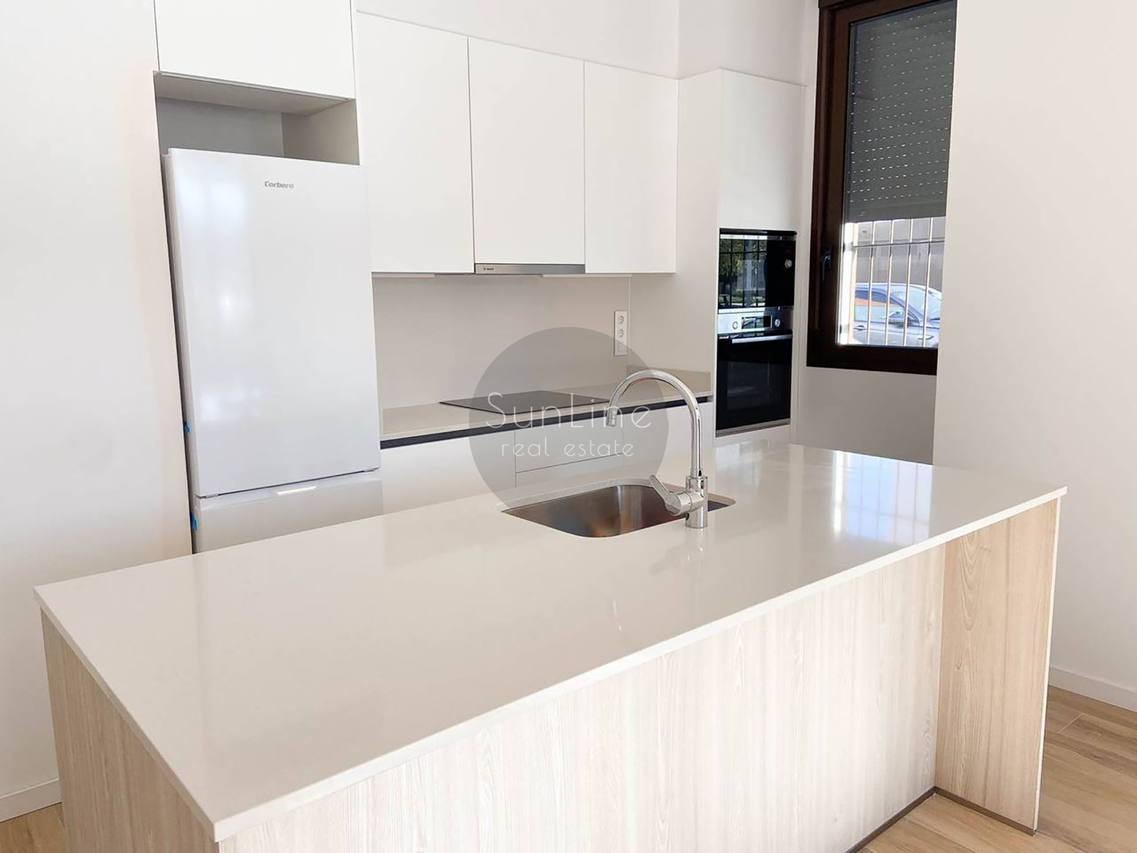 Rent of a new 2024 house with 4 bedrooms and garage in Fonteta de San Luis