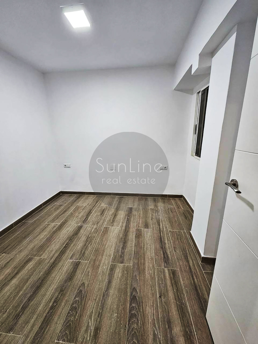 Venta de apartamento con 3 dormitorios tras completa renovación en Torrefiel