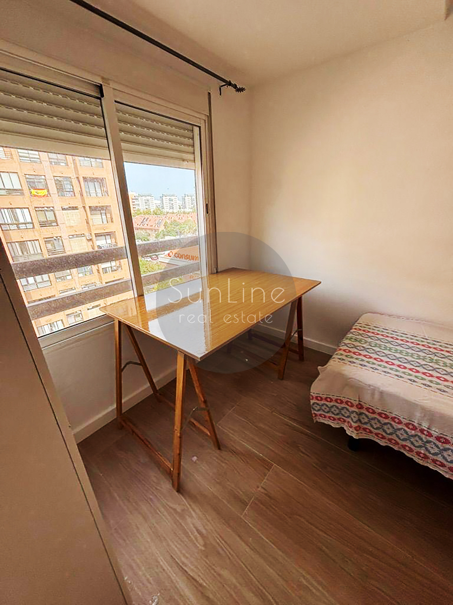 Apartment for rent 120 m² with 4 bedrooms and 2 bathrooms in the university area