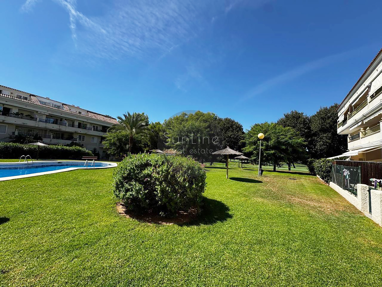 Venta de apartamento de 380 m² con jardín privado y vistas a los campos de golf en Bétera