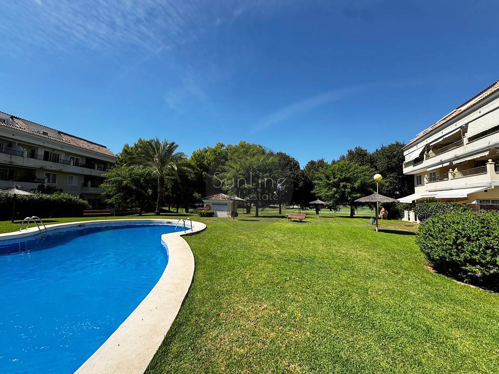 Venta de apartamento de 380 m² con jardín privado y vistas a los campos de golf en Bétera
