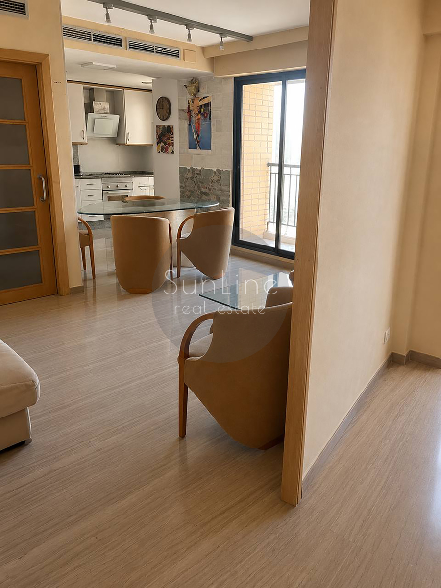 Renting a spacious apartment on the 10th floor with a pool near the City of Arts and Sciences