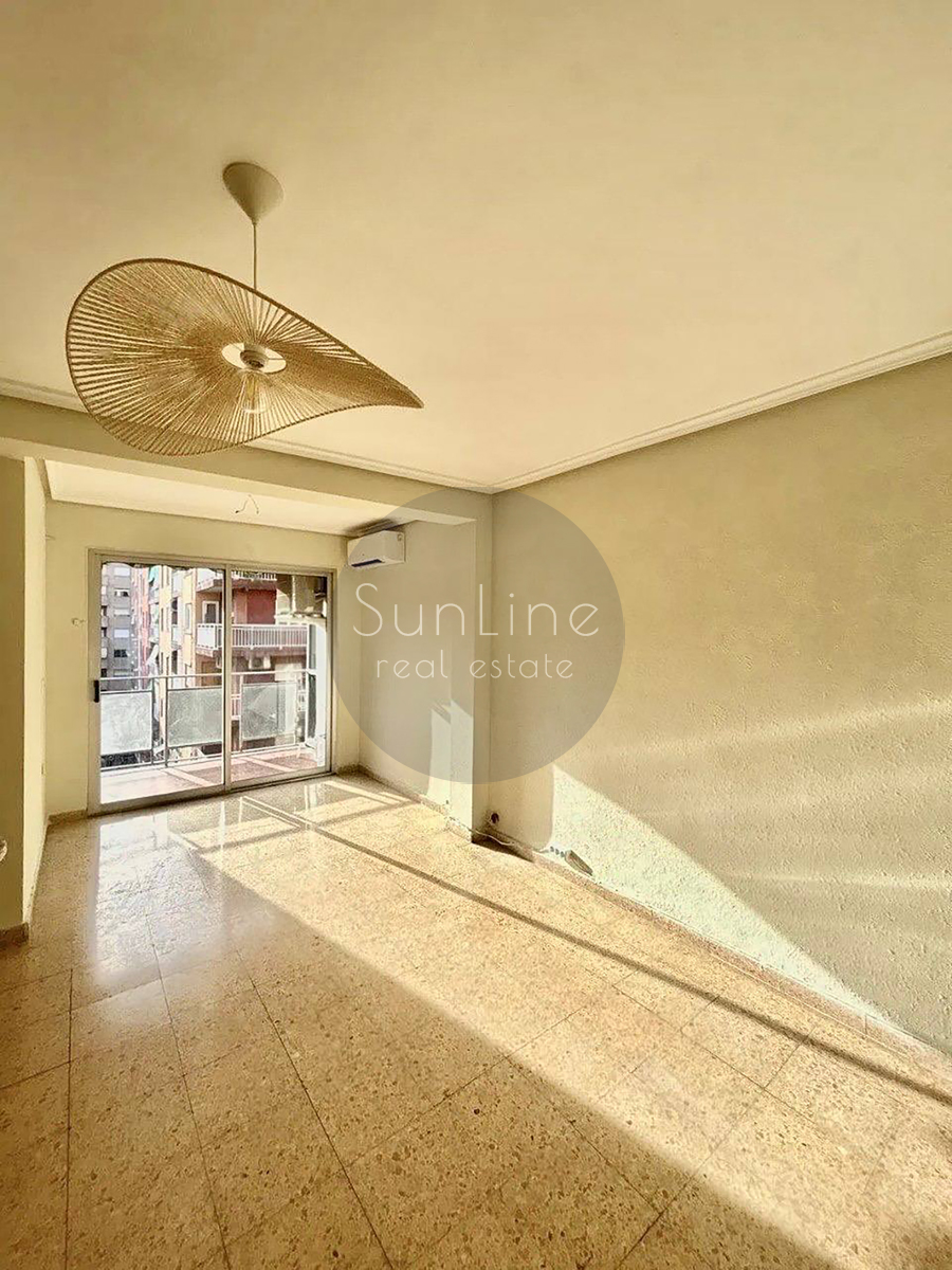 Bright apartment for a large family with 4 bedrooms and two terraces in Valencia