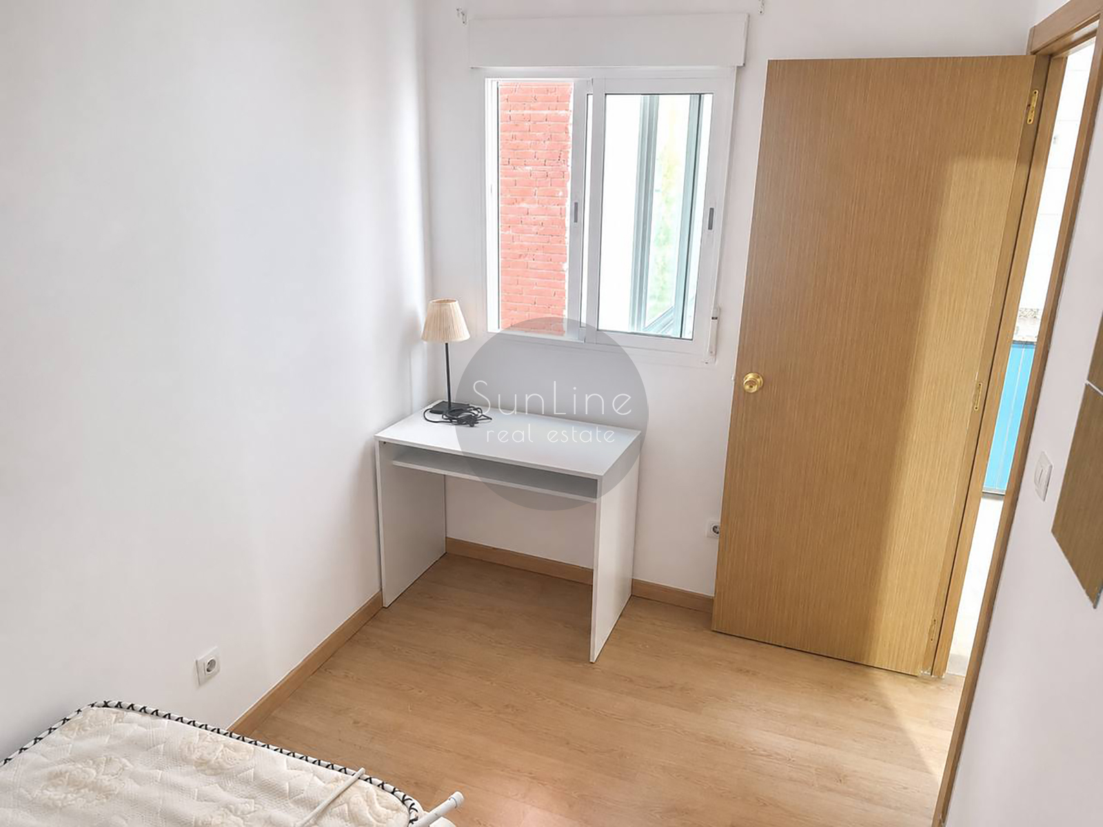 Apartment with 3 bedrooms, balcony, and new kitchen in La Roqueta