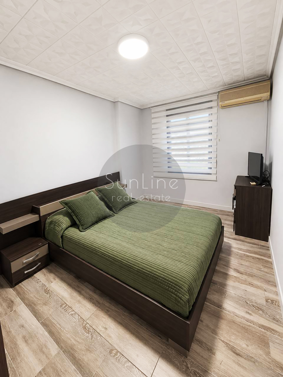 Rent of a furnished two-bedroom apartment with a storeroom near Turia Gardens