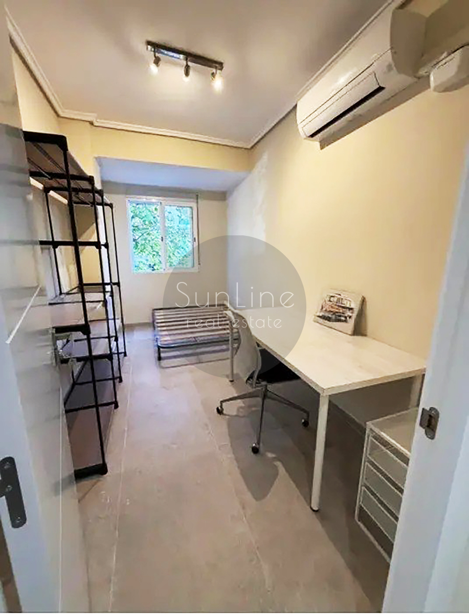 Apartment for rent 135 m² with 3 bedrooms and terrace in Trinitat