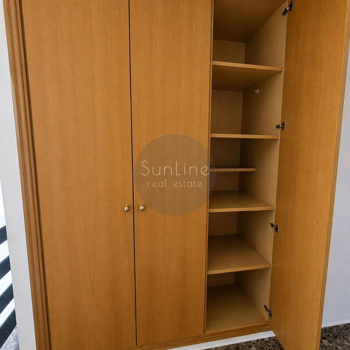 Rent of a spacious 3-bedroom apartment with sea view in El Grau