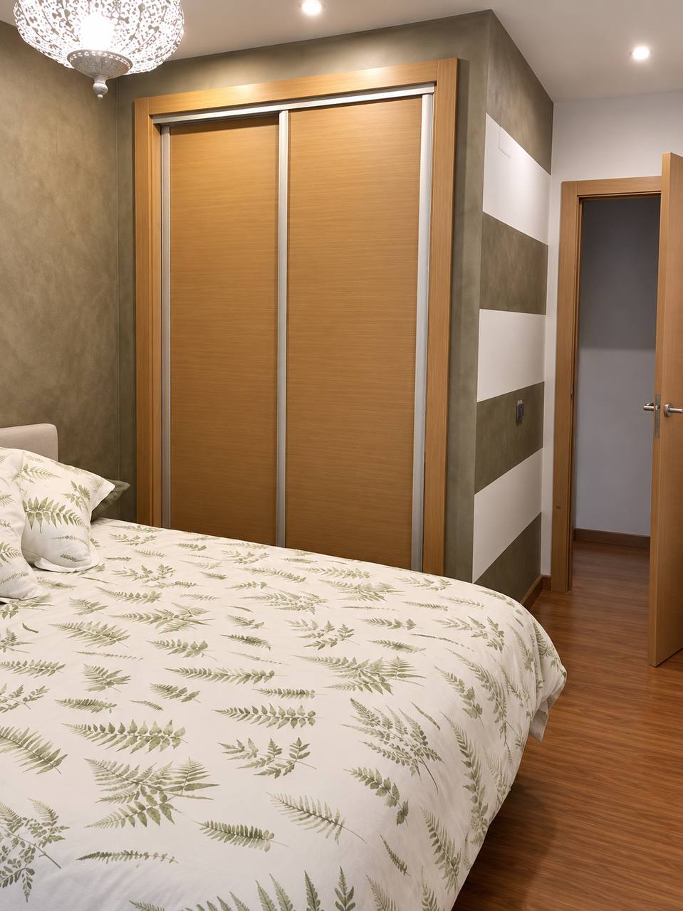 Rent of an apartment 100 m² with three bedrooms and a garage in Mislata