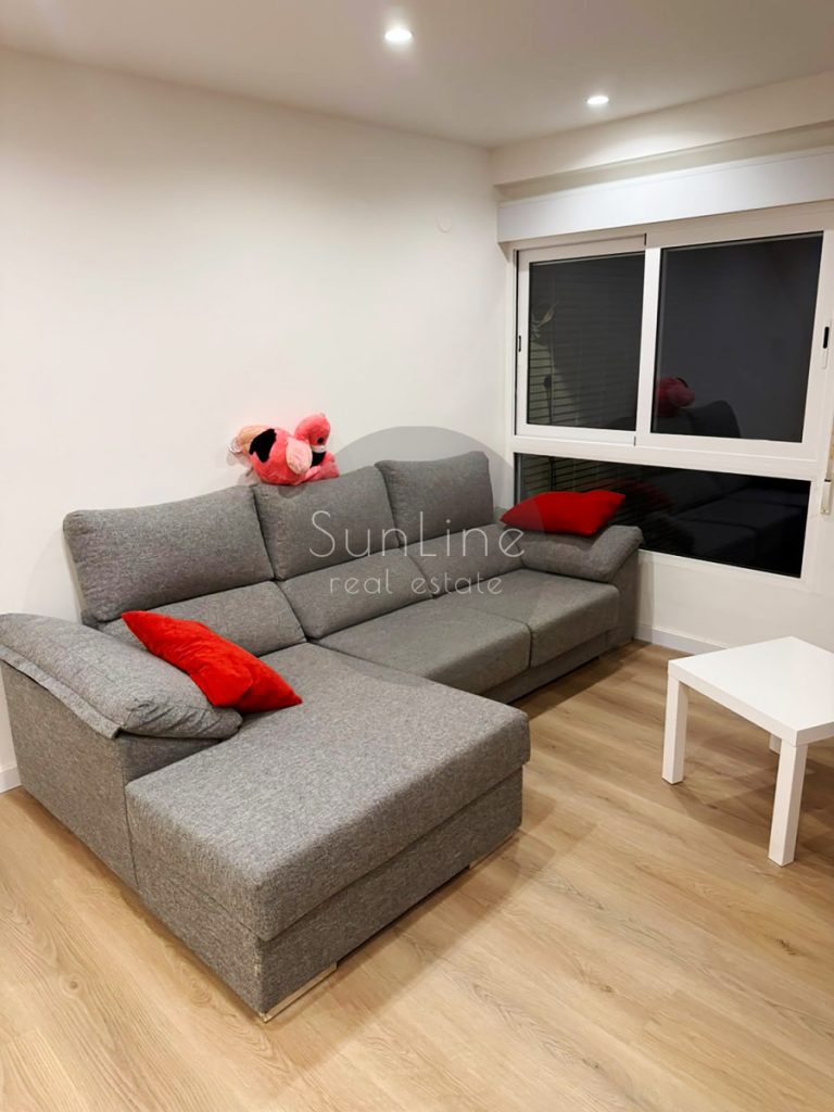 Rent of a bright furnished apartment with 2 bedrooms in La Creu del Grau