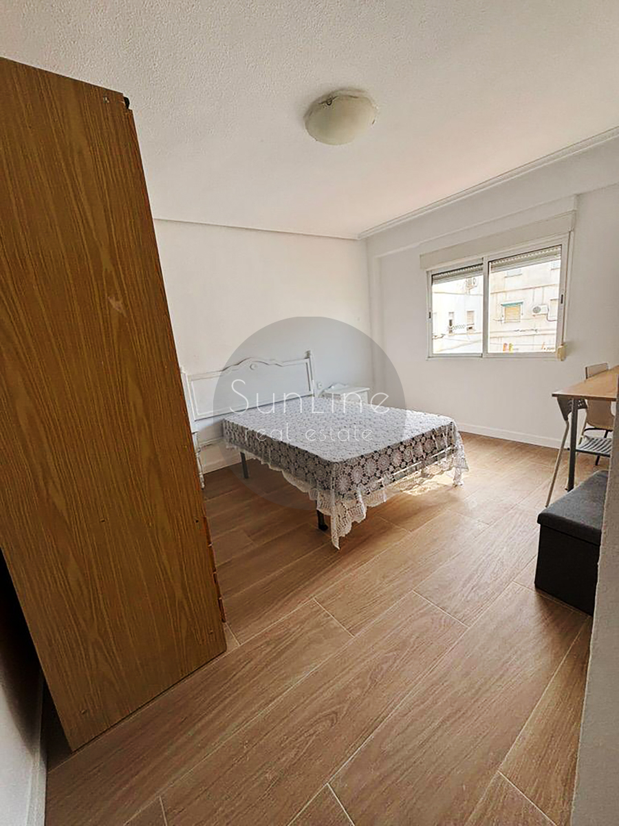 Apartment for rent 120 m² with 4 bedrooms and 2 bathrooms in the university area