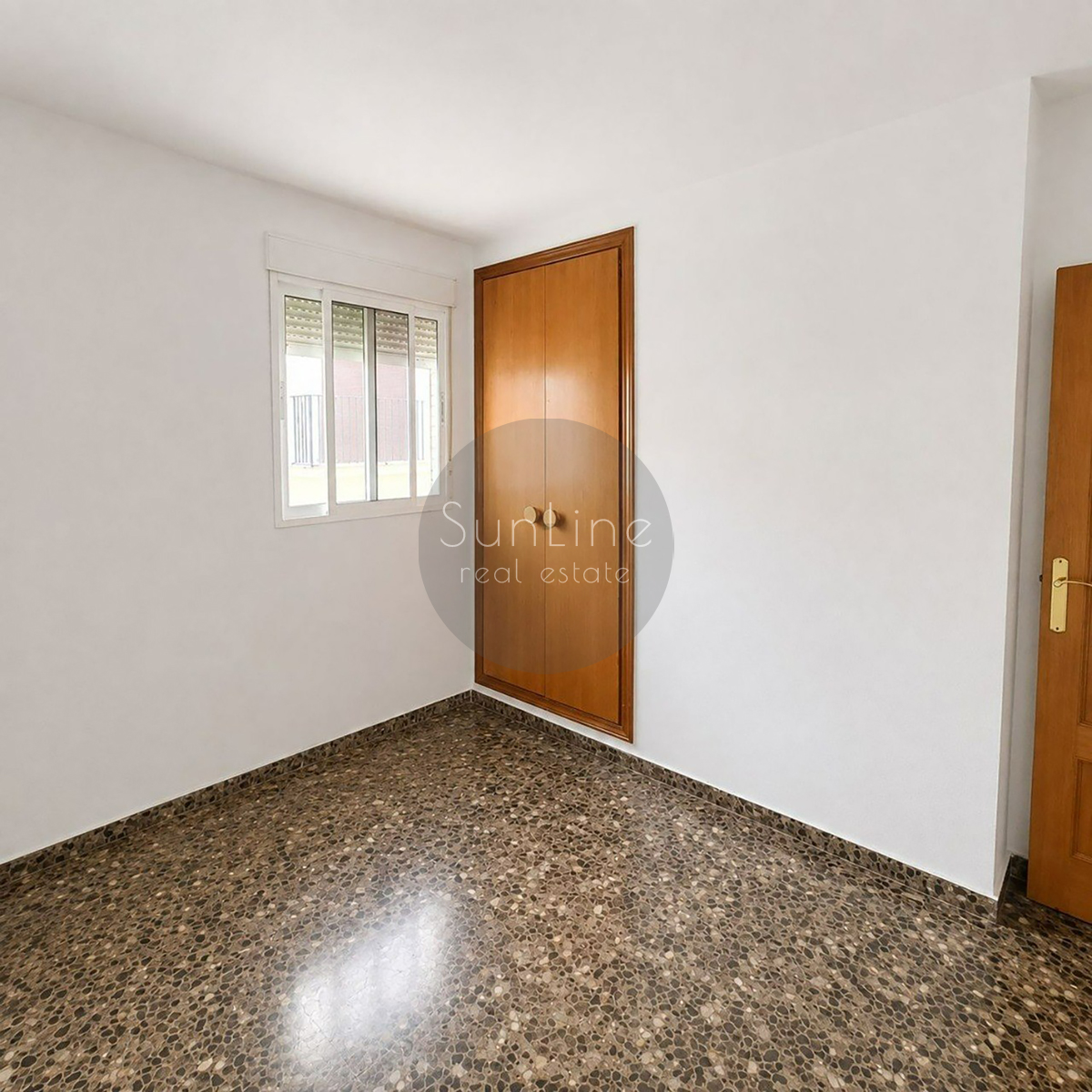Rent of a spacious 3-bedroom apartment with sea view in El Grau