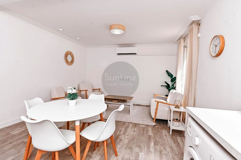 Apartment for sale with good renovation at an attractive price in Malvarrosa