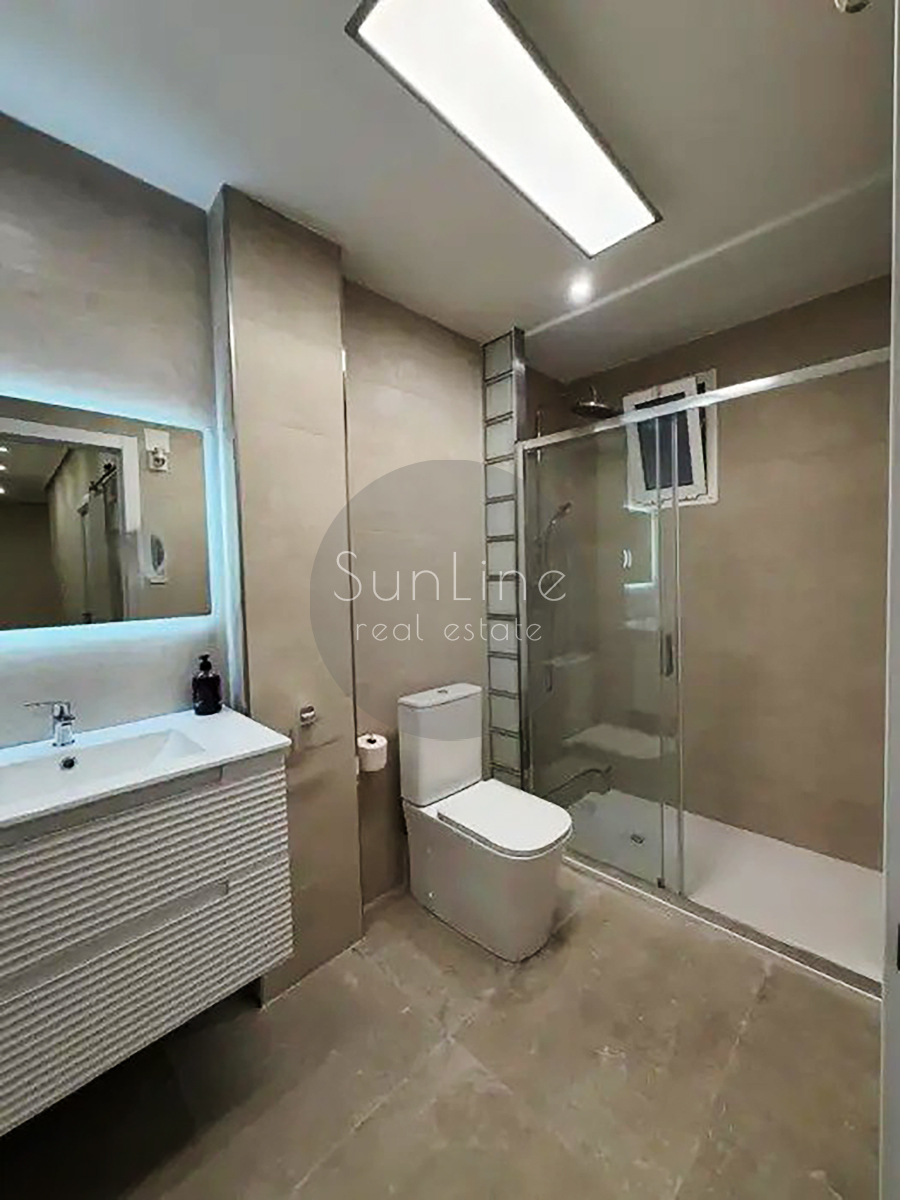 Apartment for rent 135 m² with 3 bedrooms and terrace in Trinitat
