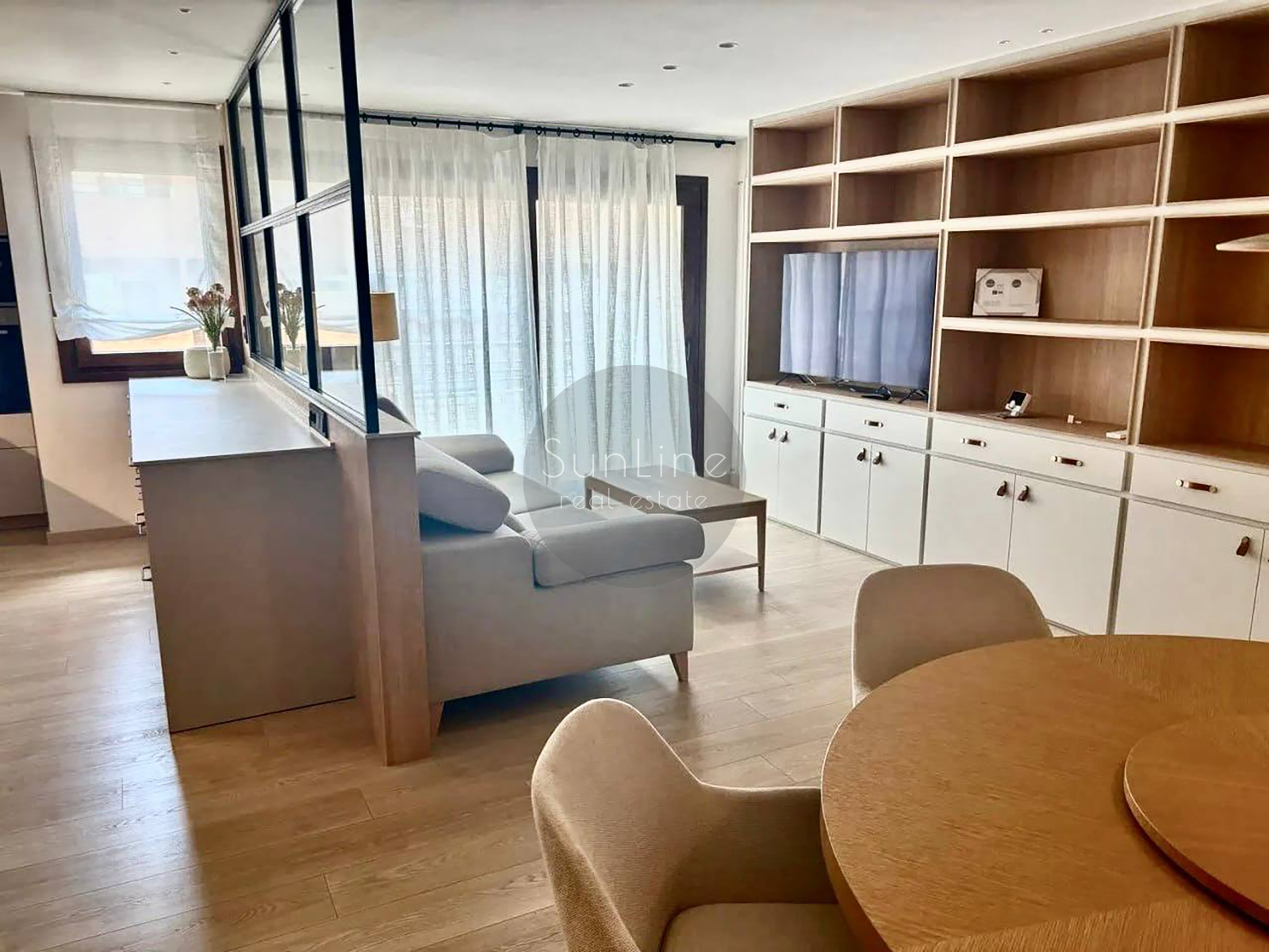 Alquiler de un apartamento espacioso con 3 dormitorios y electrodomésticos Miele y Bosch en El Pla del Real