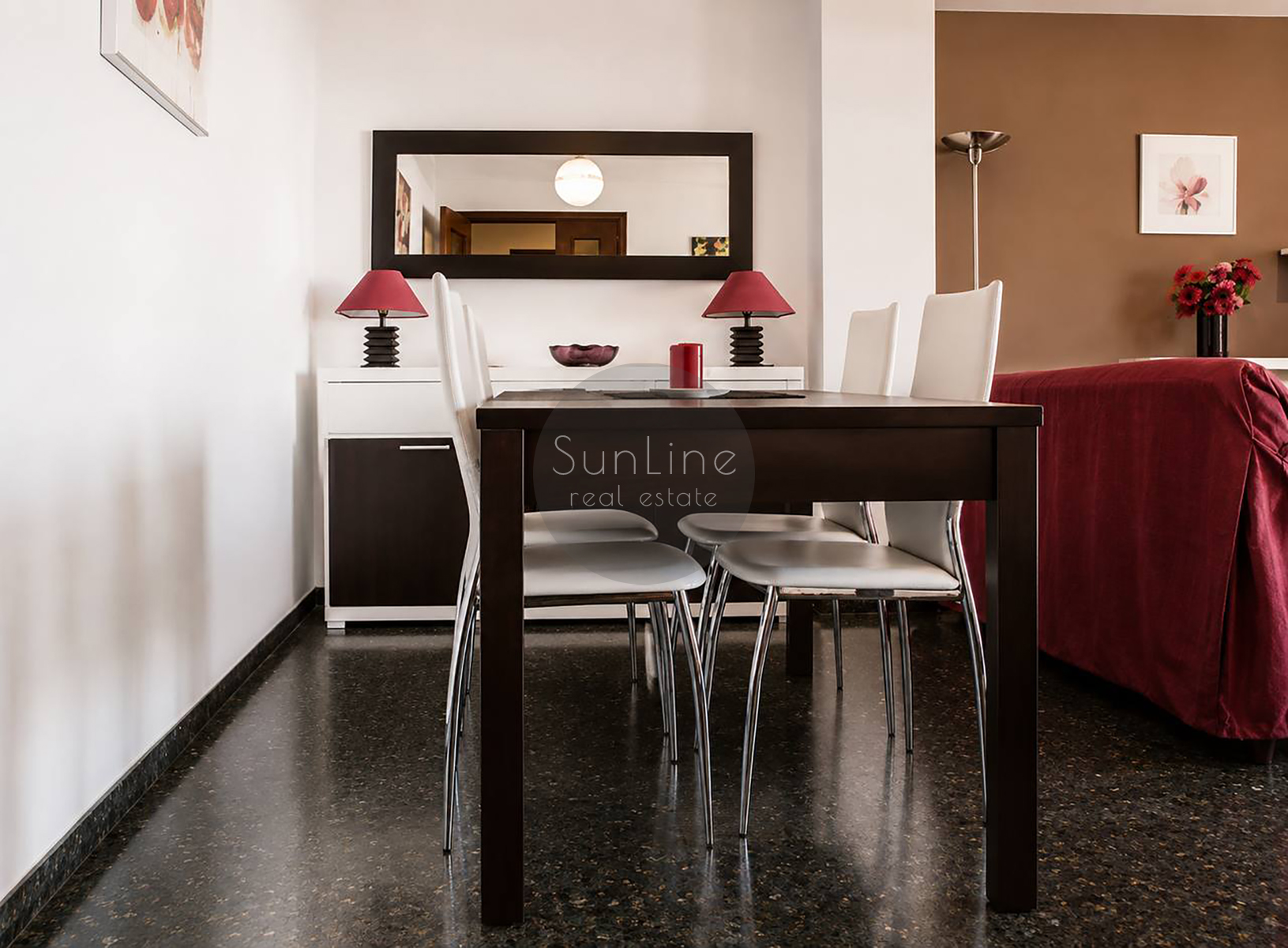 Apartment rental with four bedrooms and a terrace, two minutes from Aragon metro