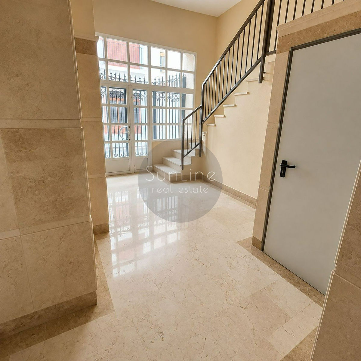 Rent of a spacious 3-bedroom apartment with sea view in El Grau
