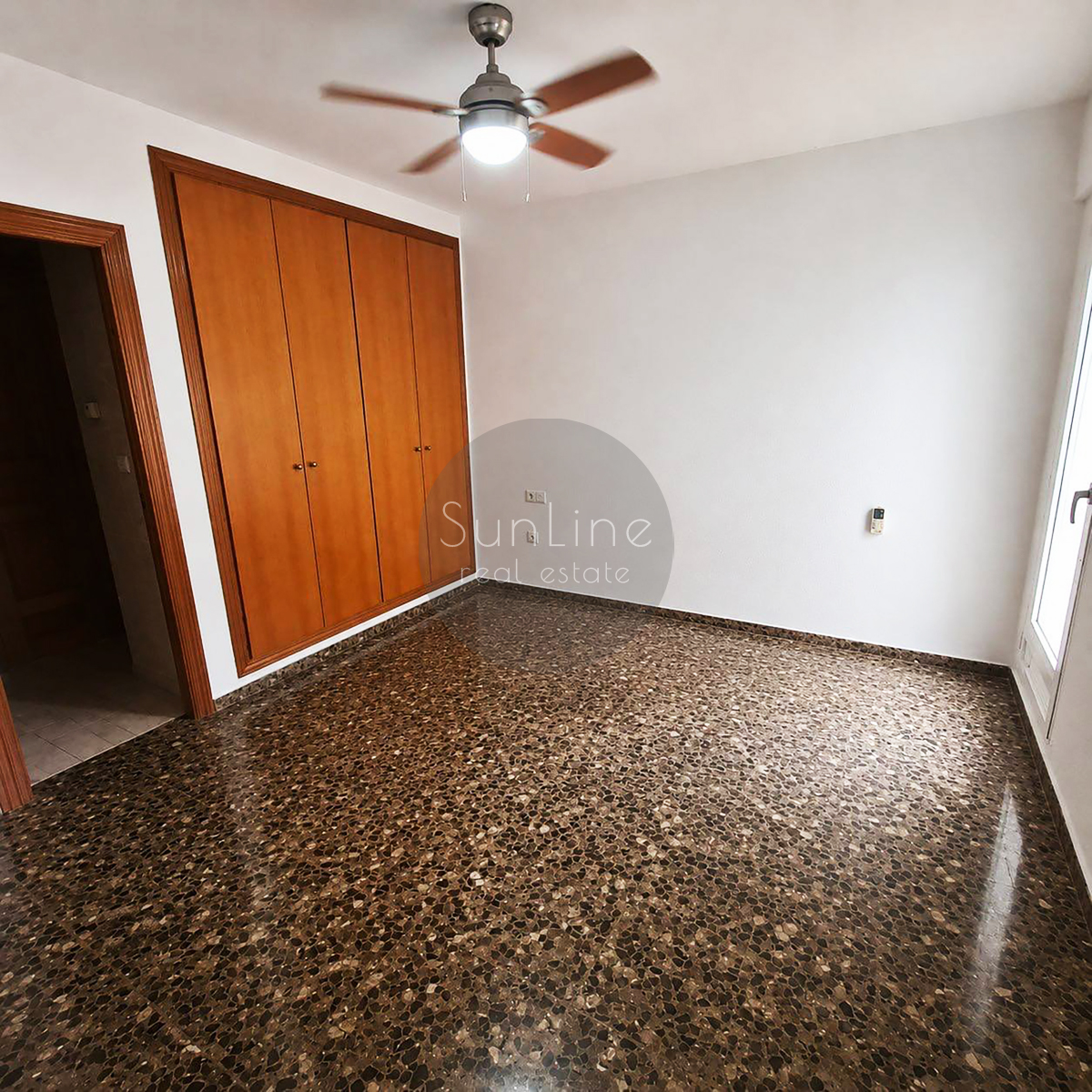 Rent of a spacious 3-bedroom apartment with sea view in El Grau