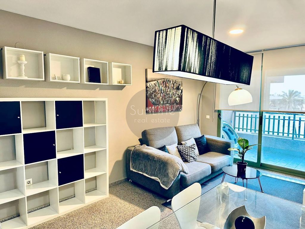 Rent of a furnished apartment with a pool 50 meters from the sea in Patacona