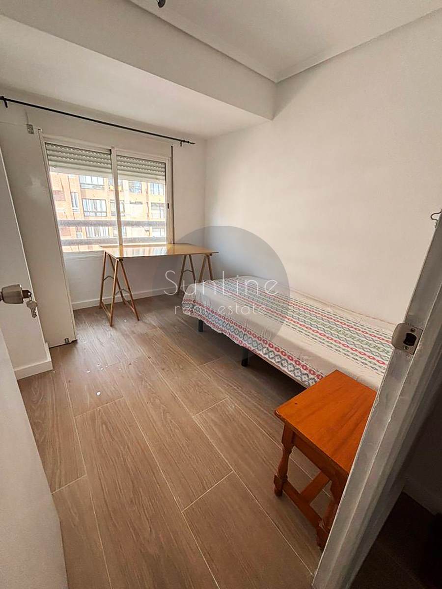 Apartment for rent 120 m² with 4 bedrooms and 2 bathrooms in the university area