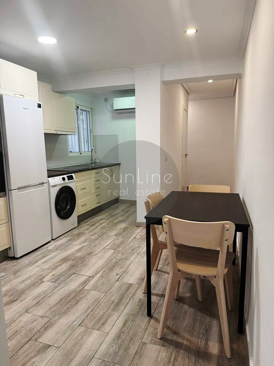 Rent of a furnished 4-bedroom apartment with 2 bathrooms in Aiora