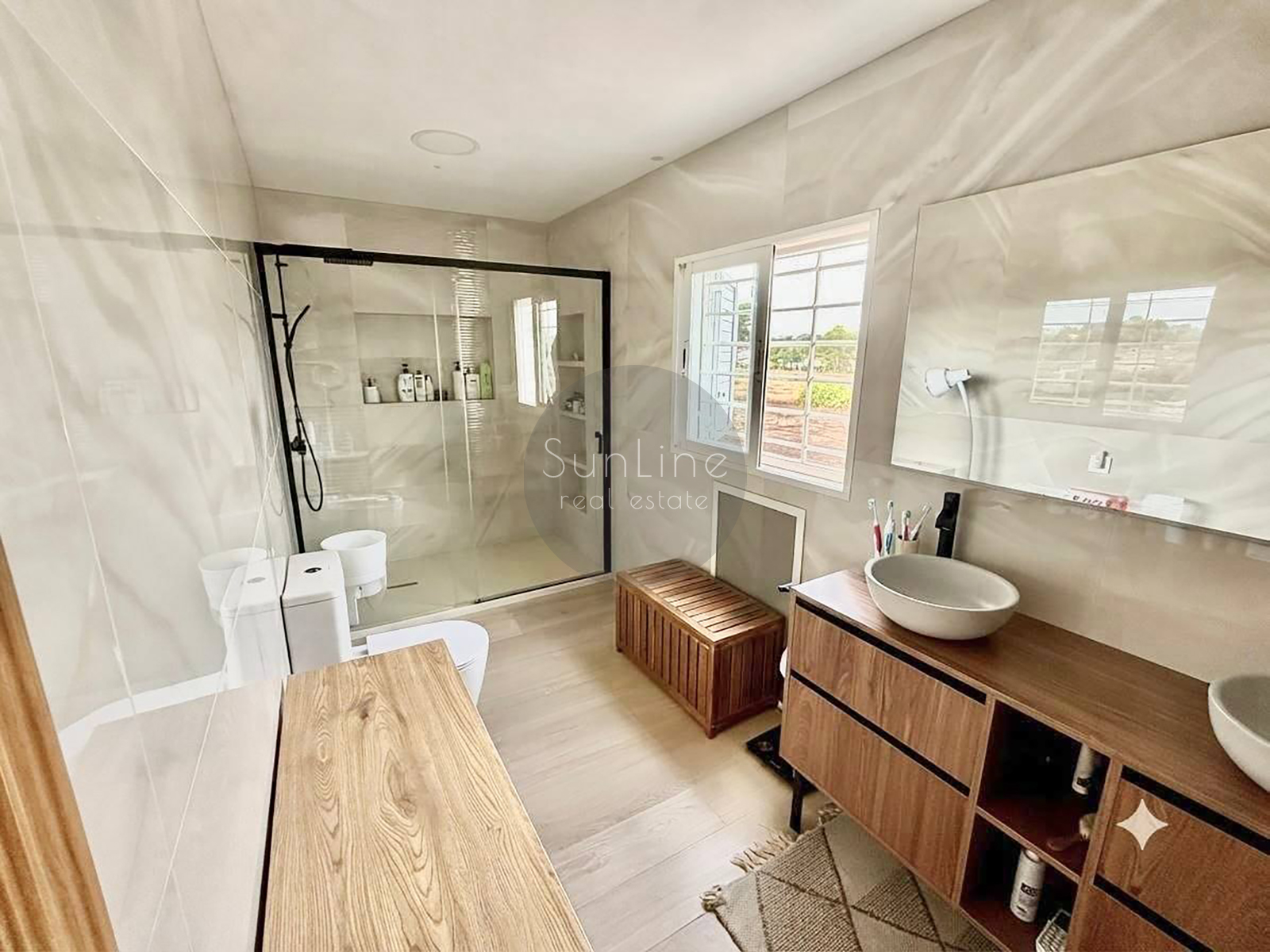 House for sale with a pool, solar panels and a 450 m² plot in Moncada