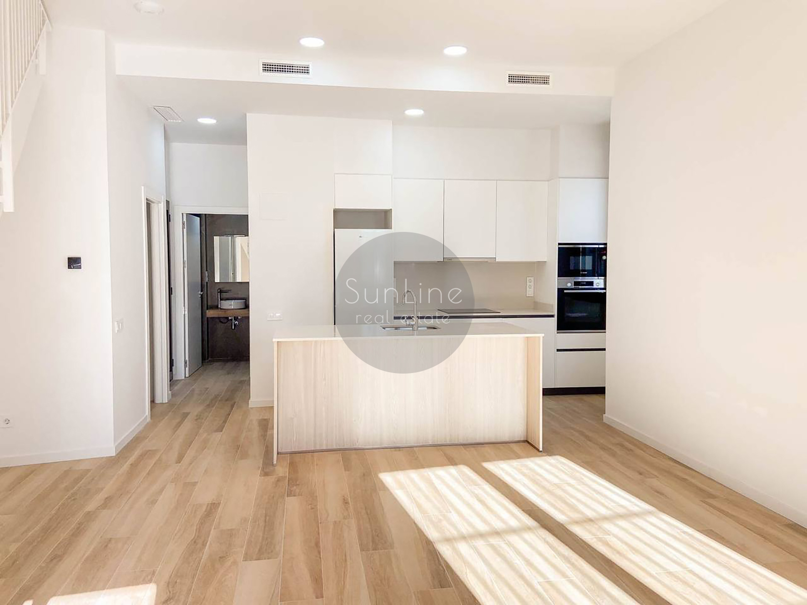Rent of a new 2024 house with 4 bedrooms and garage in Fonteta de San Luis