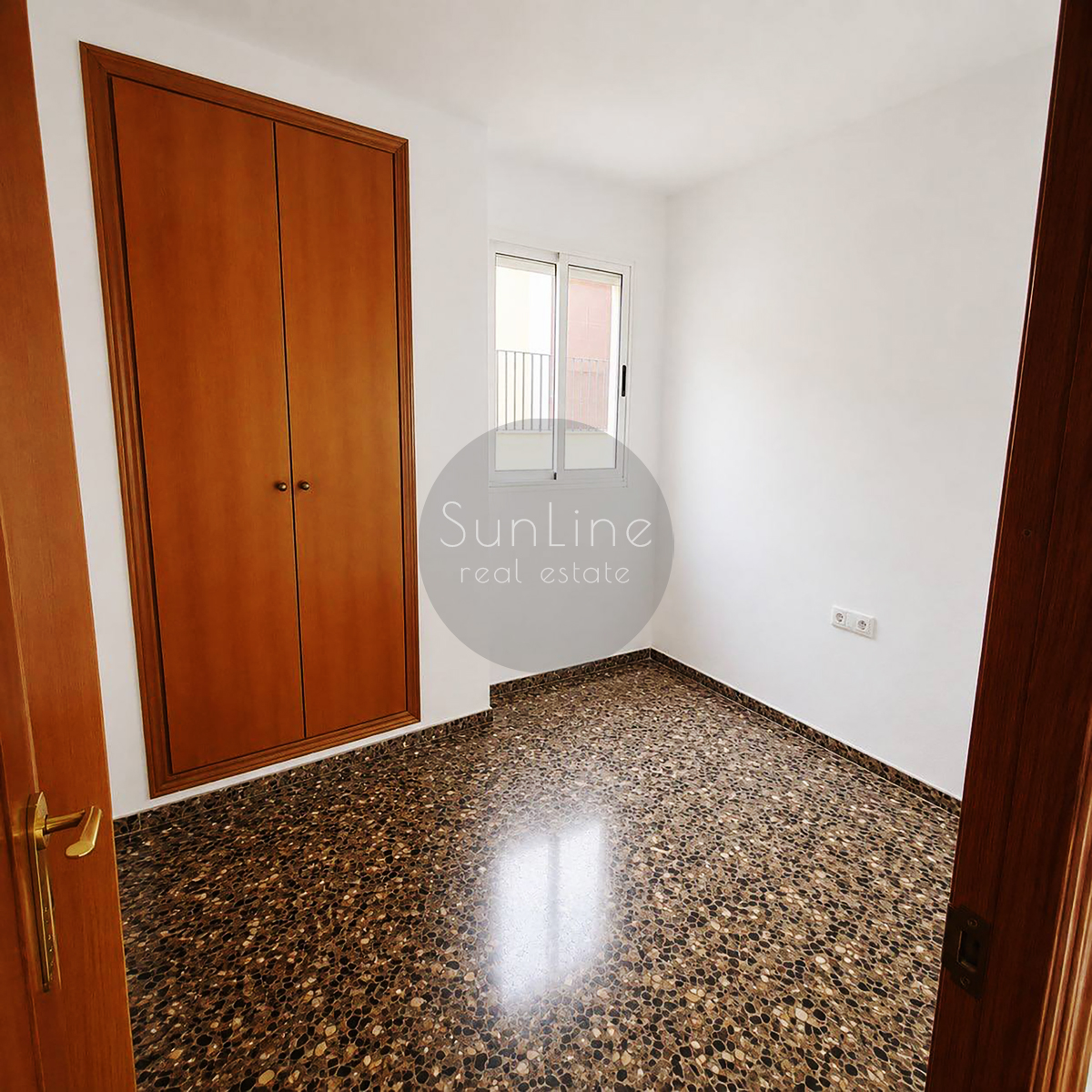 Rent of a spacious 3-bedroom apartment with sea view in El Grau