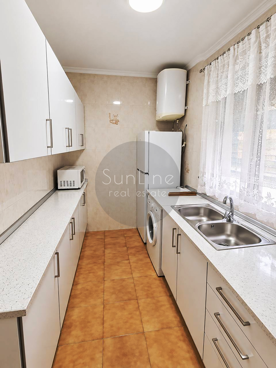 Rent of a furnished two-bedroom apartment with a storeroom near Turia Gardens