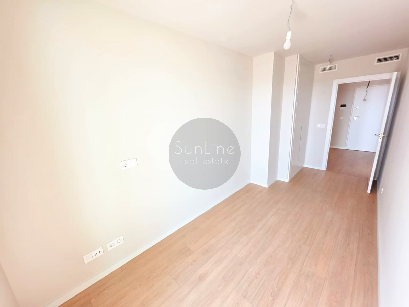 Rent of a modern apartment with panoramic views and a terrace near Ruzafa