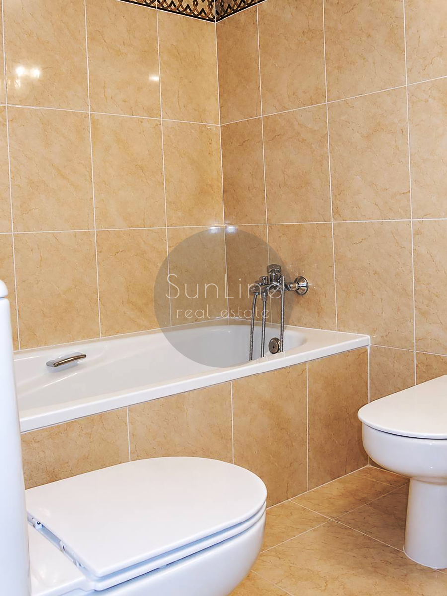 Rent of a spacious 3-bedroom apartment with a pool in Aiora