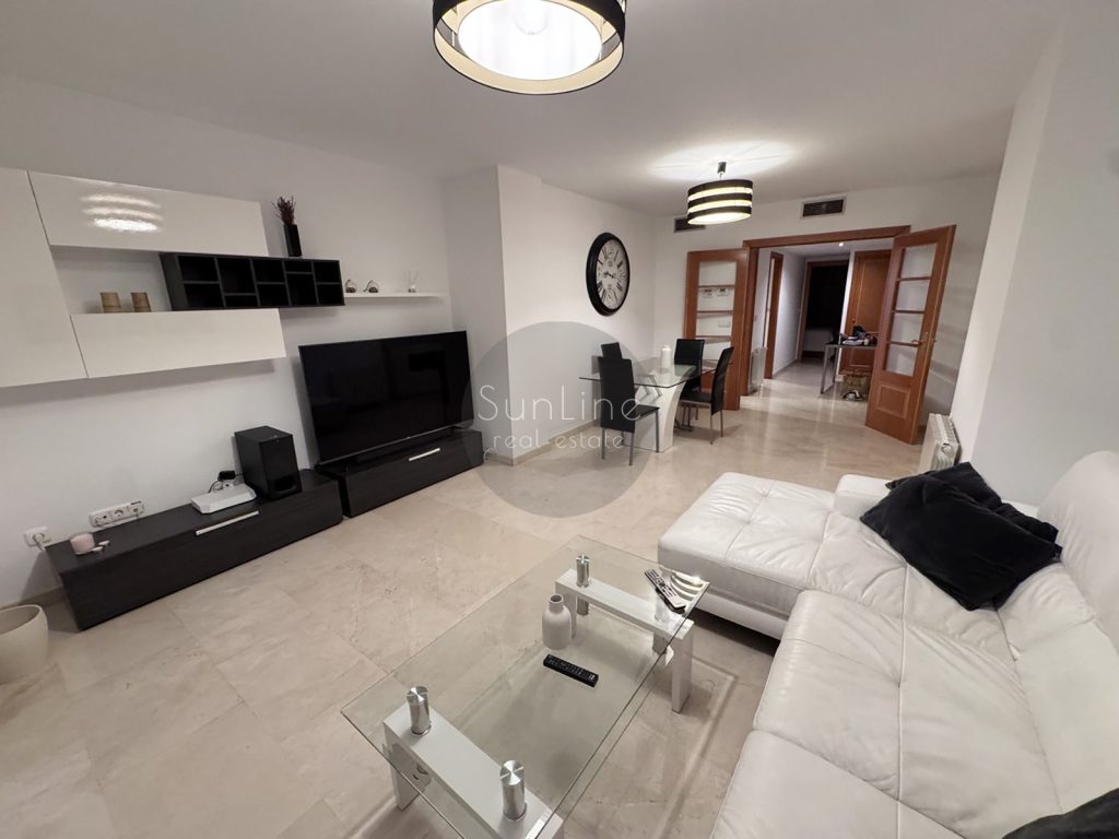 Rent of a spacious 135 m² apartment with parking and a balcony in Penya-Roja