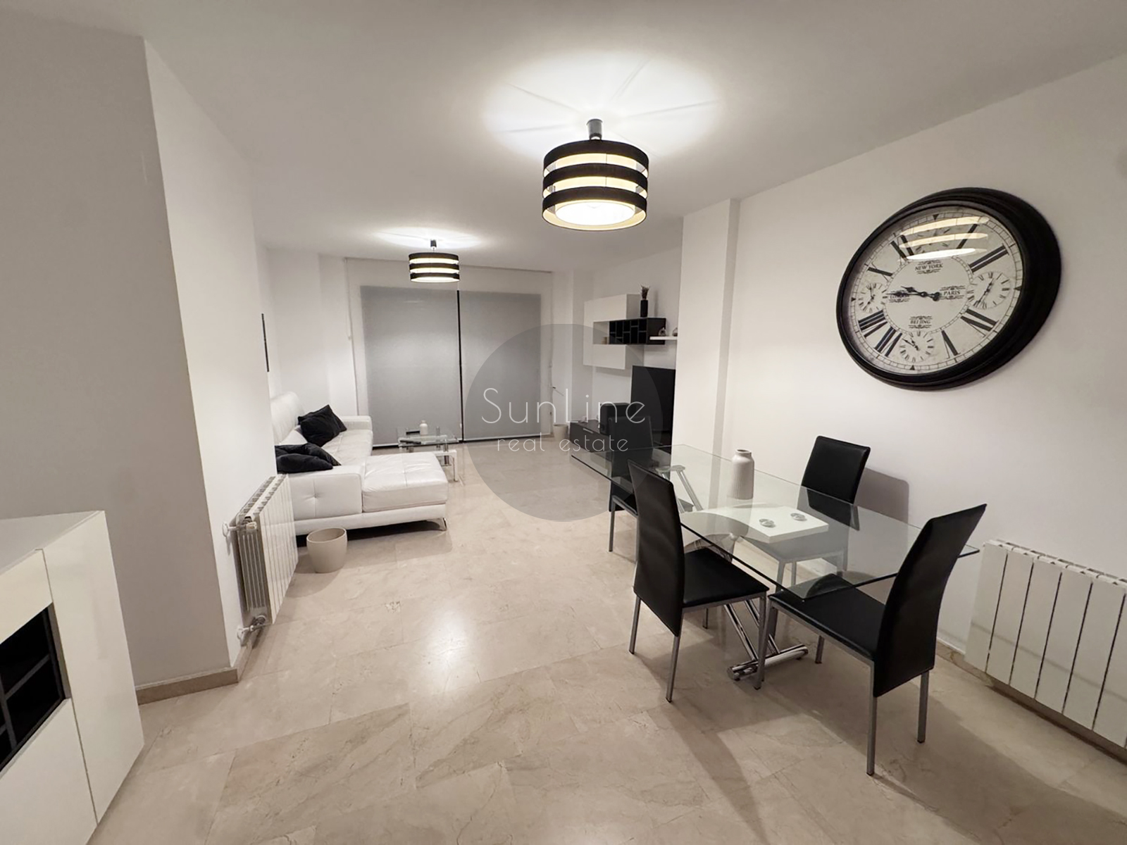 Rent of a spacious 135 m² apartment with parking and a balcony in Penya-Roja
