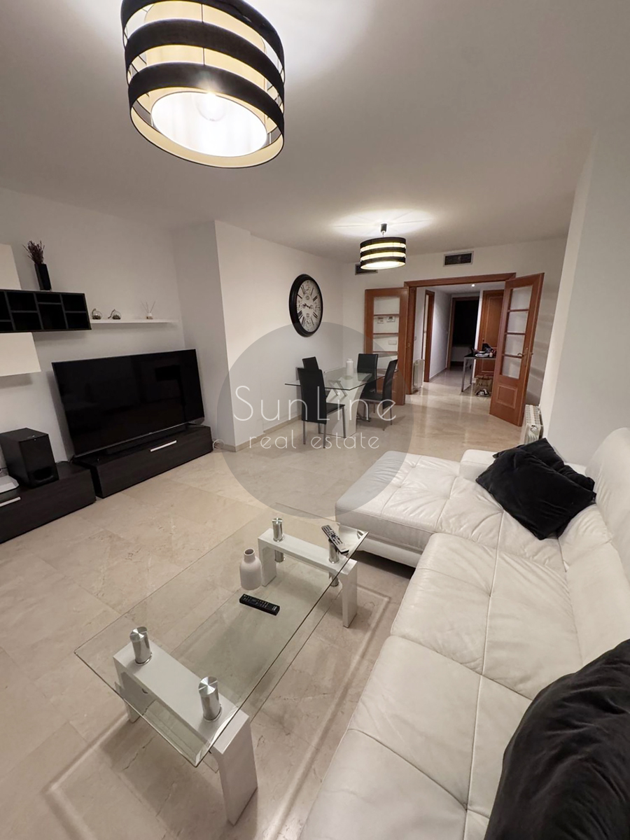 Rent of a spacious 135 m² apartment with parking and a balcony in Penya-Roja