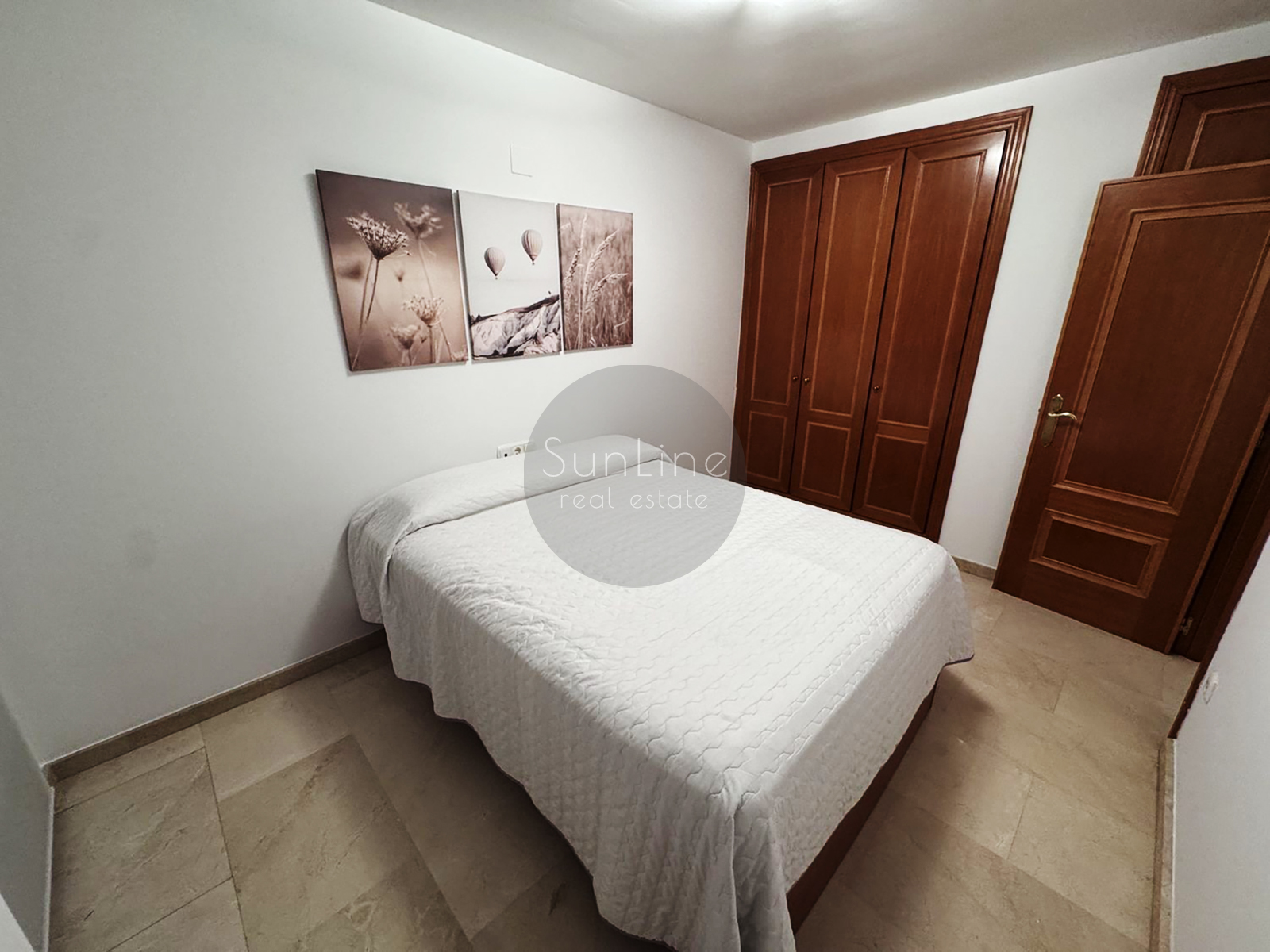 Rent of a spacious 135 m² apartment with parking and a balcony in Penya-Roja