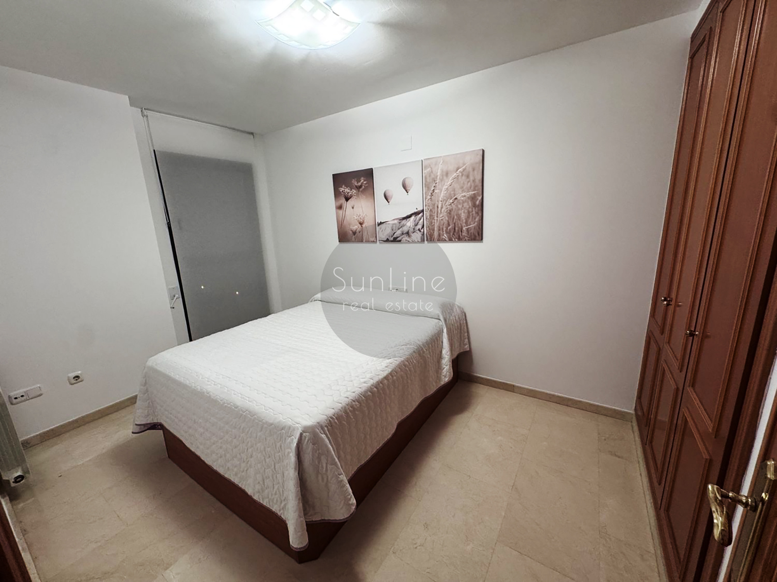 Rent of a spacious 135 m² apartment with parking and a balcony in Penya-Roja