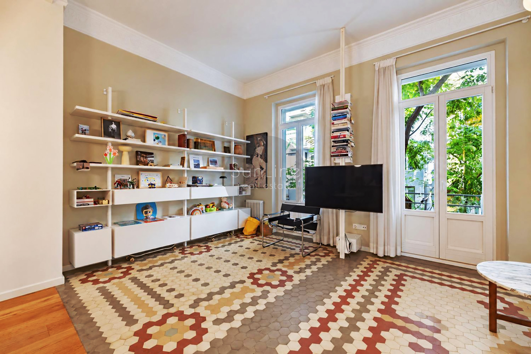Elegant 102 m² apartment with designer renovation in Gran Vía