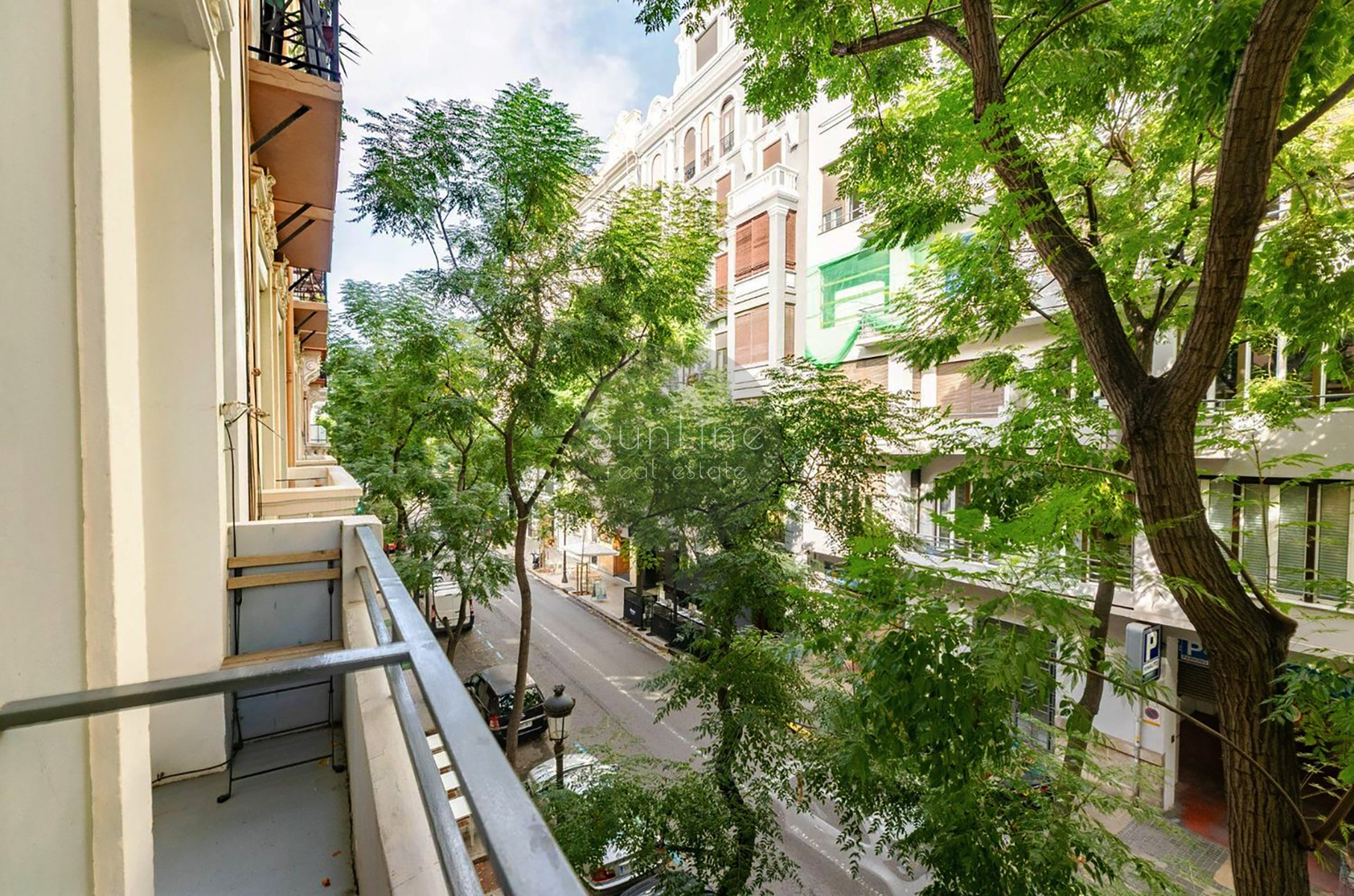 Elegant 102 m² apartment with designer renovation in Gran Vía