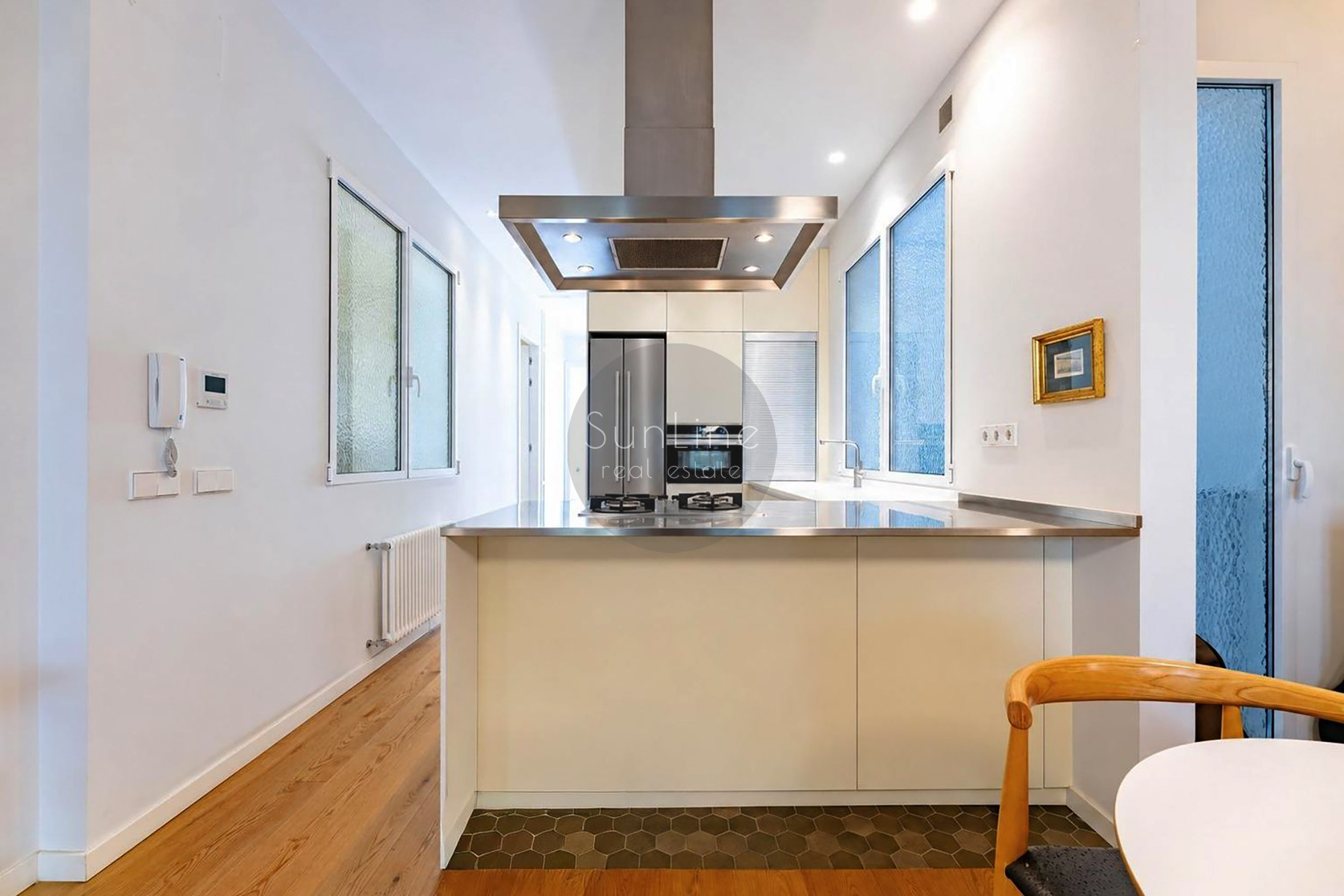 Elegant 102 m² apartment with designer renovation in Gran Vía