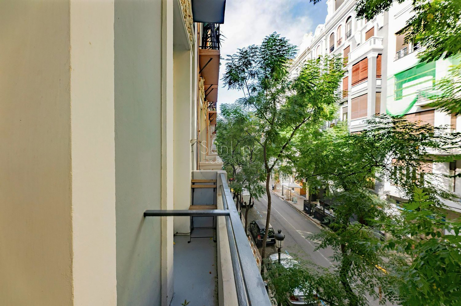 Elegant 102 m² apartment with designer renovation in Gran Vía