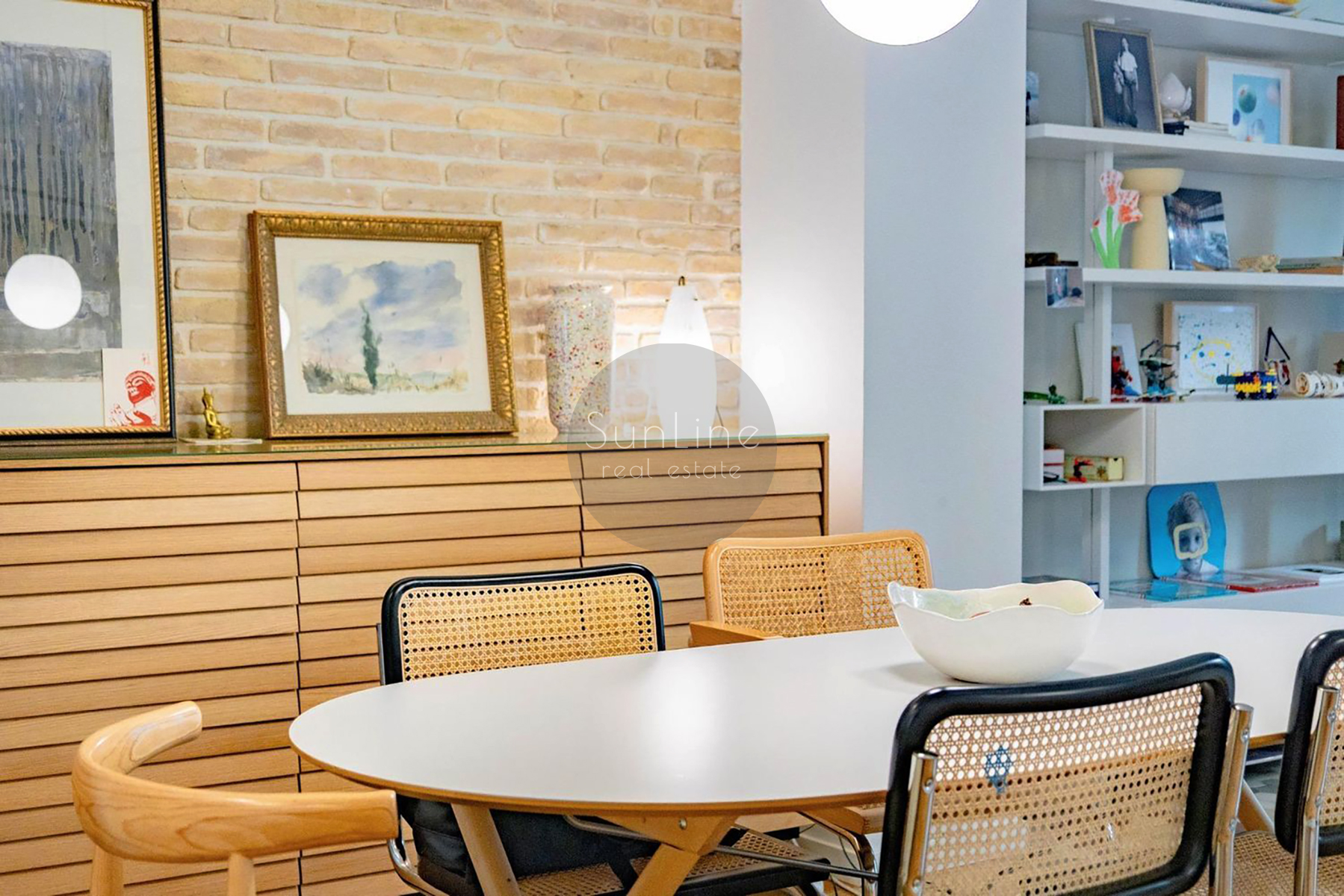 Elegant 102 m² apartment with designer renovation in Gran Vía