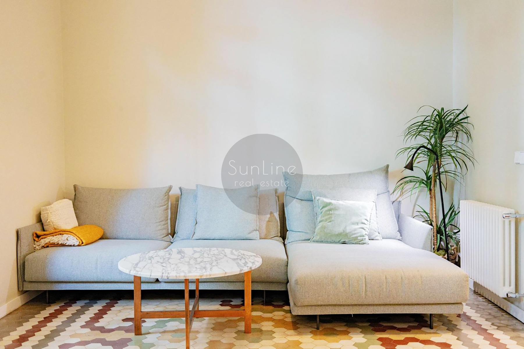 Elegant 102 m² apartment with designer renovation in Gran Vía