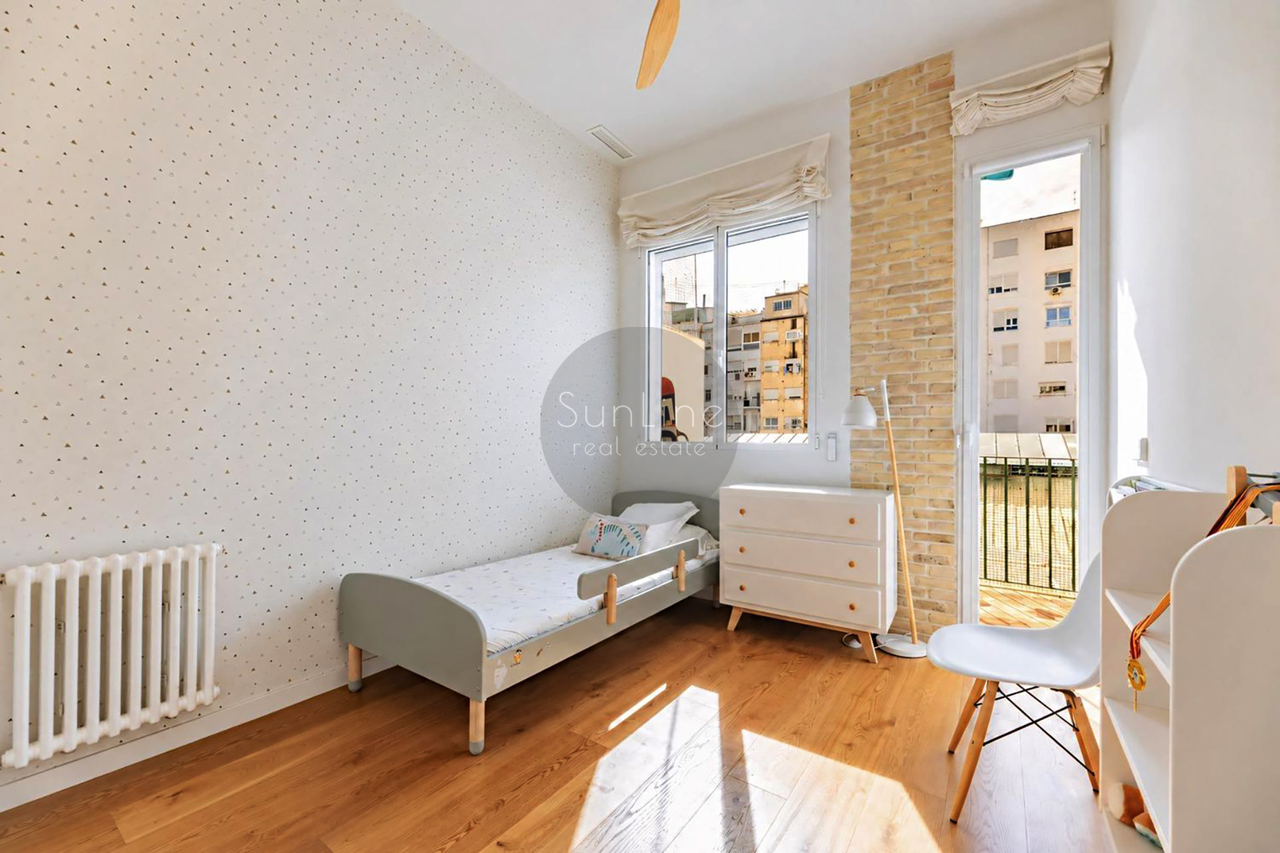 Elegant 102 m² apartment with designer renovation in Gran Vía