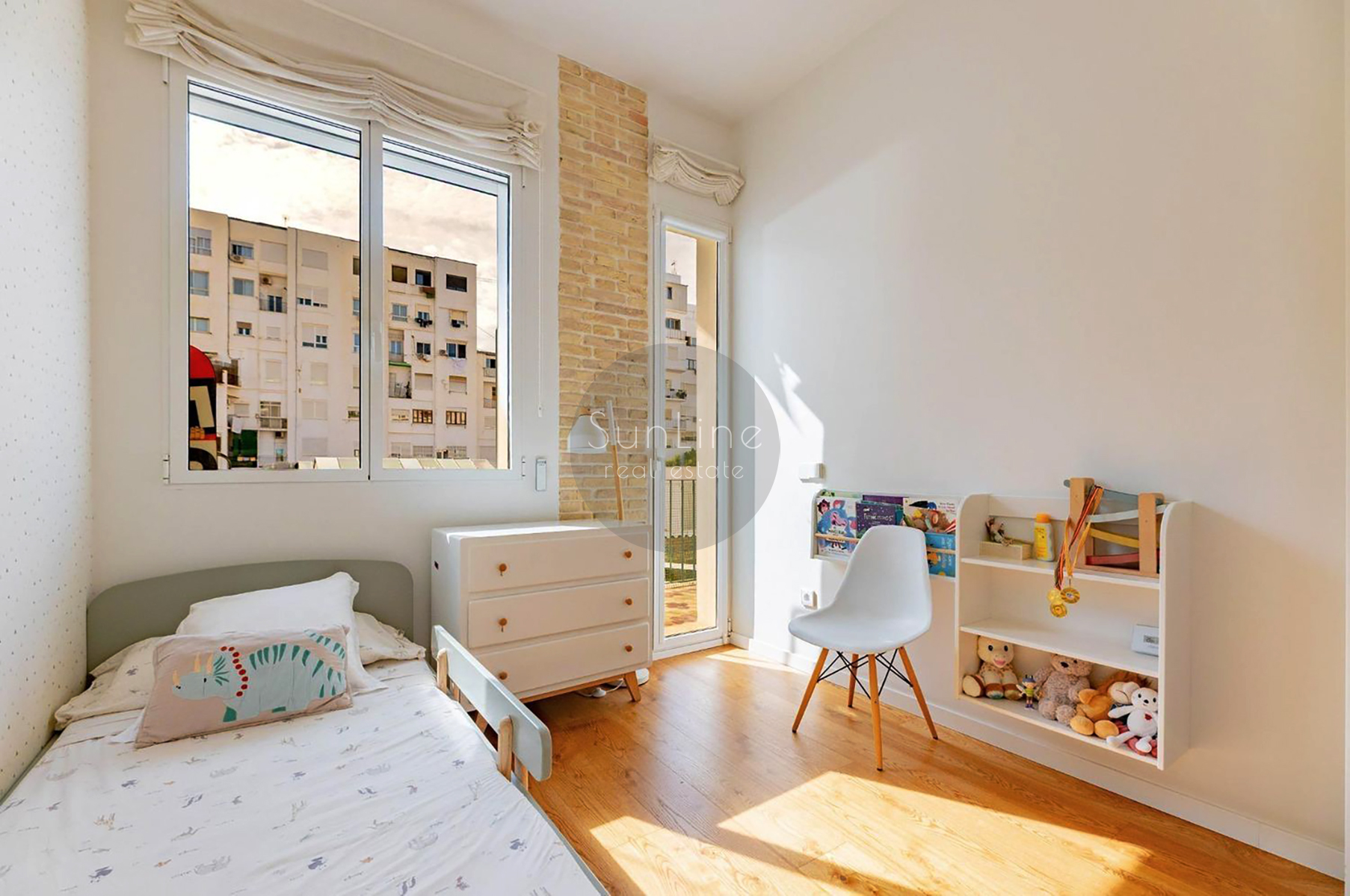 Elegant 102 m² apartment with designer renovation in Gran Vía